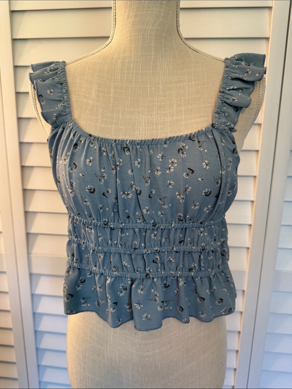 Kirious Floral Smocked Crop Tank Top